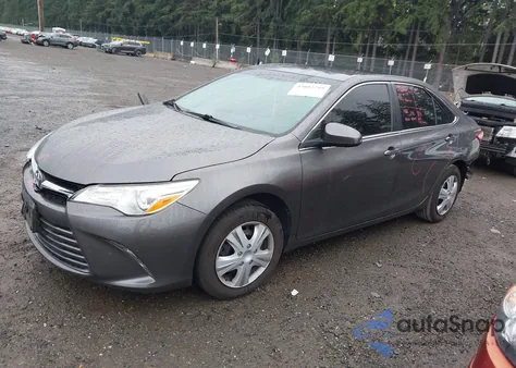 2016 Toyota Camry Le z USA, uszkodzony, nr VIN 4T4BF1FK7GR558213